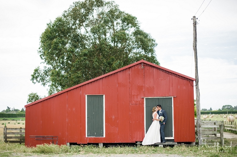 Emillie & James - Hawkes Bay Wedding Meredith Lord ...