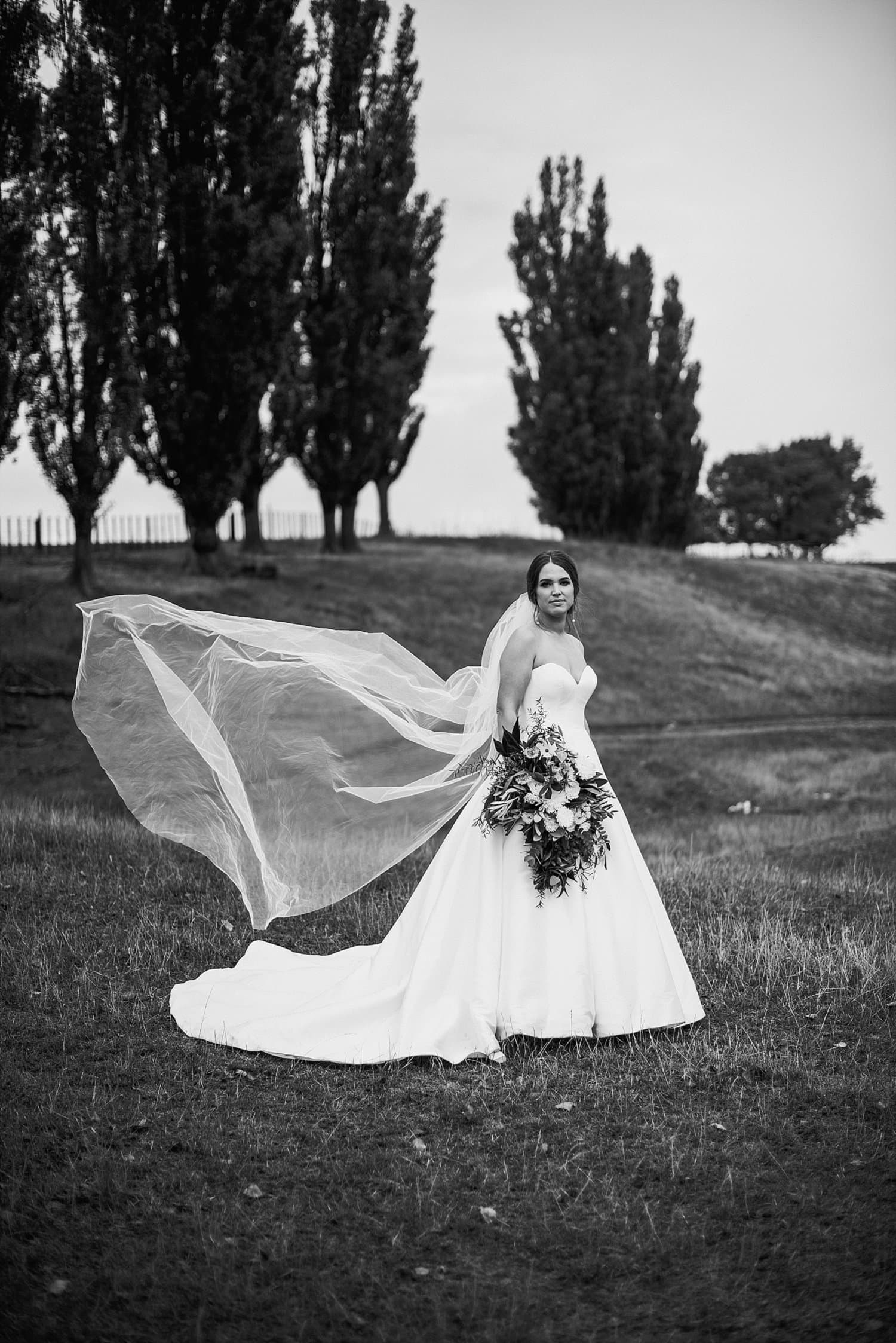 Kate & Grae - Cape Estate, Hawke's Bay | www.meredithlord.com