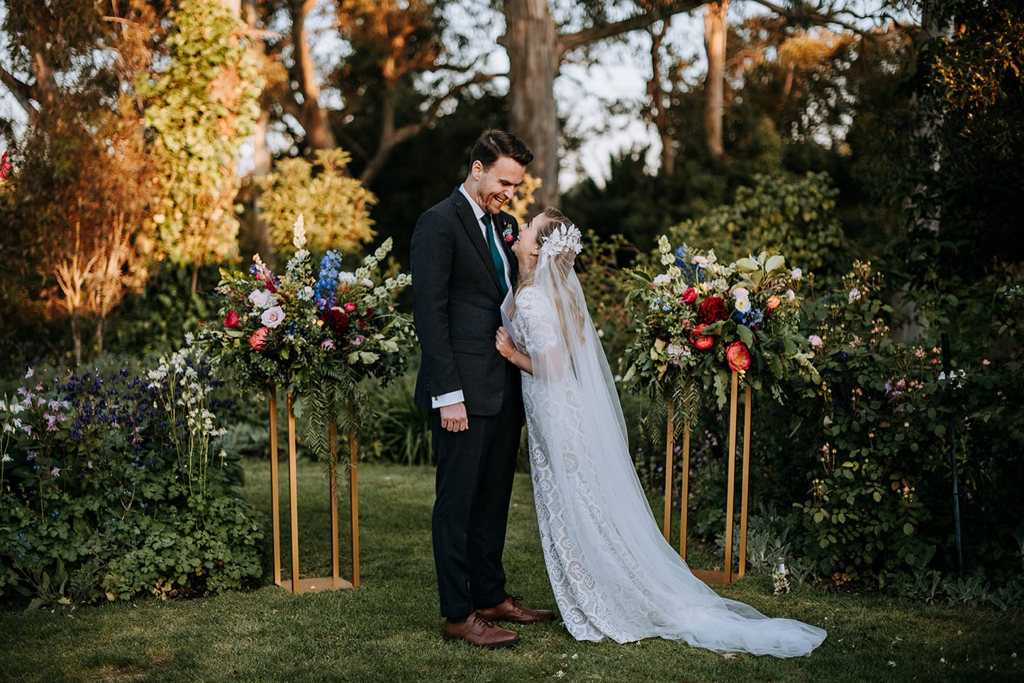 Alice & Brendon - Sunset Wedding, Havelock North | meredithlord.com