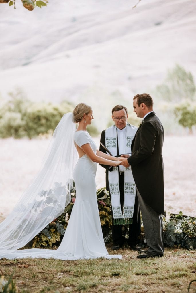 Ali & Ed - Tuki Tuki Valley Backyard Wedding | www.meredithlord.com