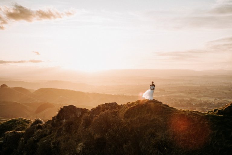 Katy & Michael - Mountain-top Elopement, New Zealand | www.meredithlord.com