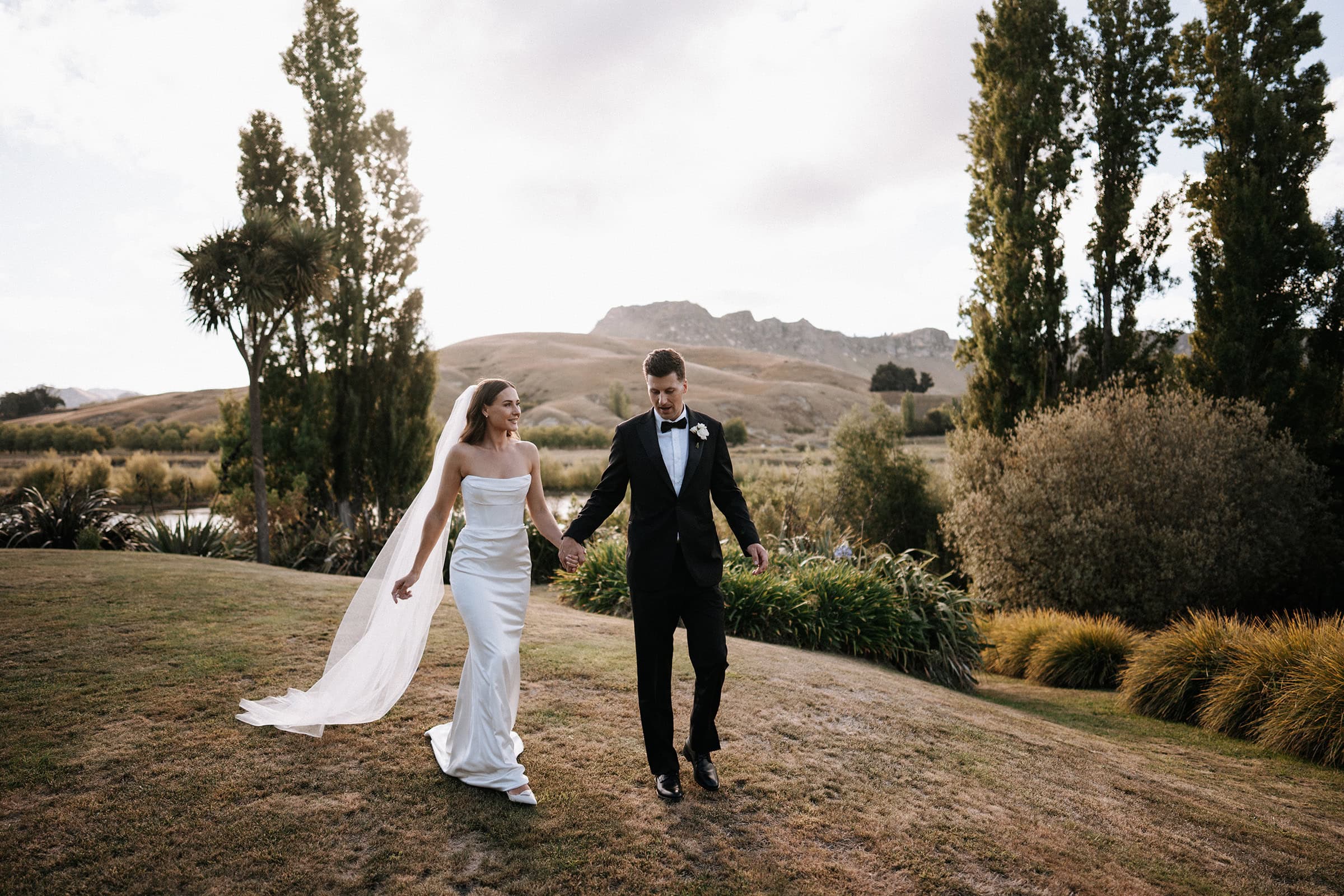Jenny & Jake - Black Barn River Rooms, Hawkes Bay Wedding | Meredith Lord Photography www.meredithlord.com