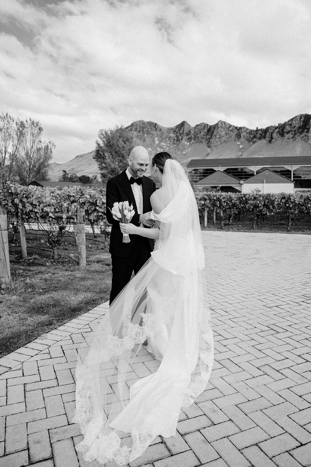 Stunning Black-Tie Wedding, New Zealand photographed by New Zealand, Europe and UK based wedding photographer Meredith Lord