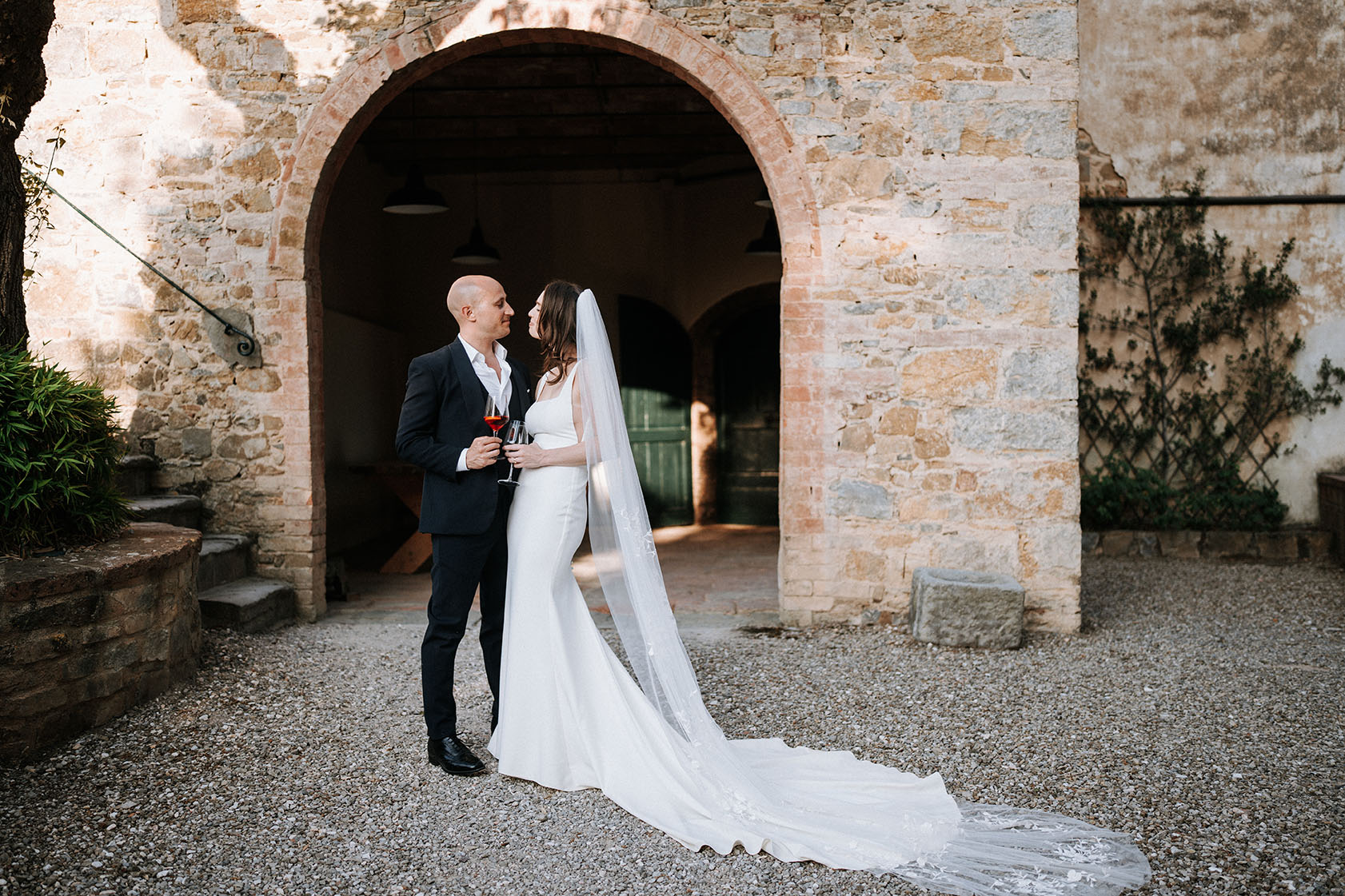 Xara & Francesco - Cinciano, Tuscany, Italy Wedding | Meredith Lord Photography www.meredithlord.com