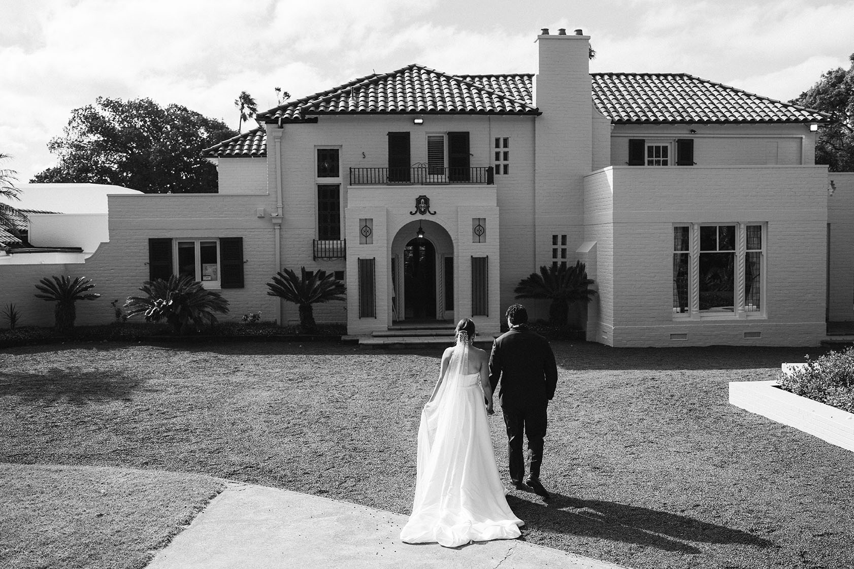 Elegant Auckland Wedding, photographed by New Zealand and Europe based wedding photographer Meredith Lord