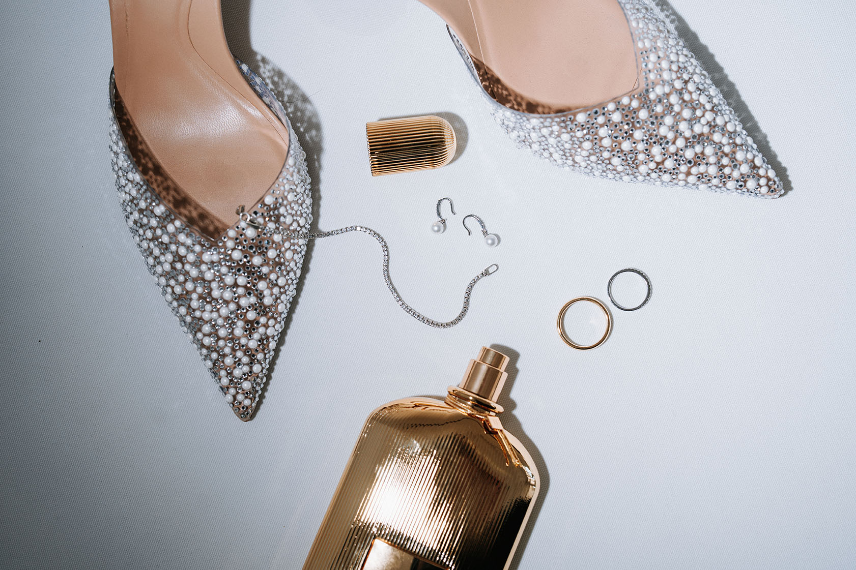 Editorial wedding in Bodrum, Türkiye, photographed by New Zealand and Europe based wedding photographer Meredith Lord