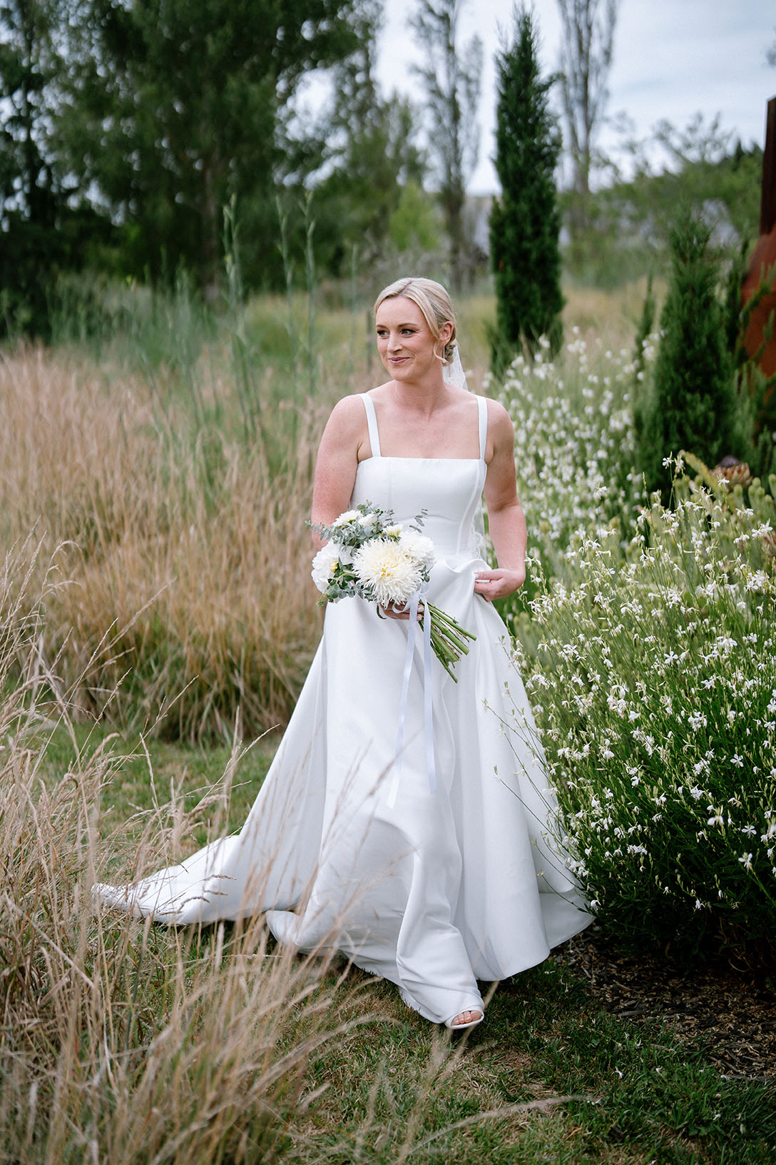 Hawke's Bay Backyard Wedding, photographed by New Zealand and Europe based wedding photographer Meredith Lord