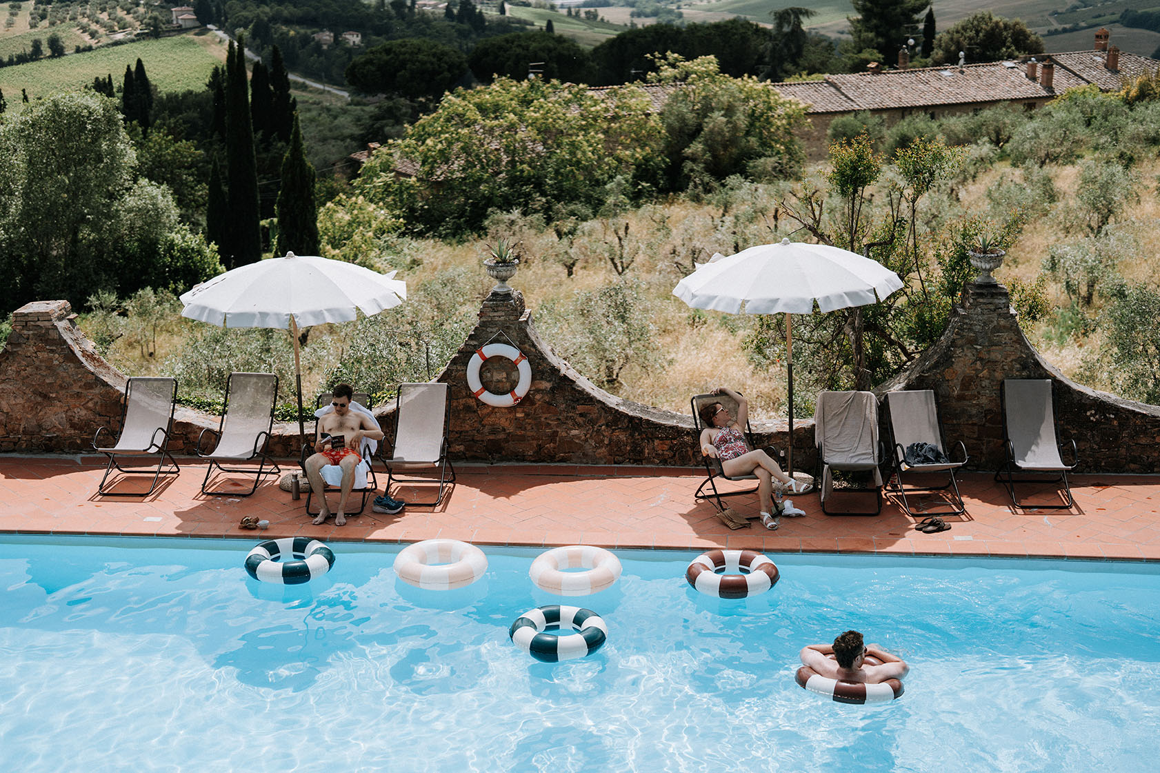 Destination wedding in Tuscany, Italy, photographed by New Zealand and Europe based wedding photographer Meredith Lord