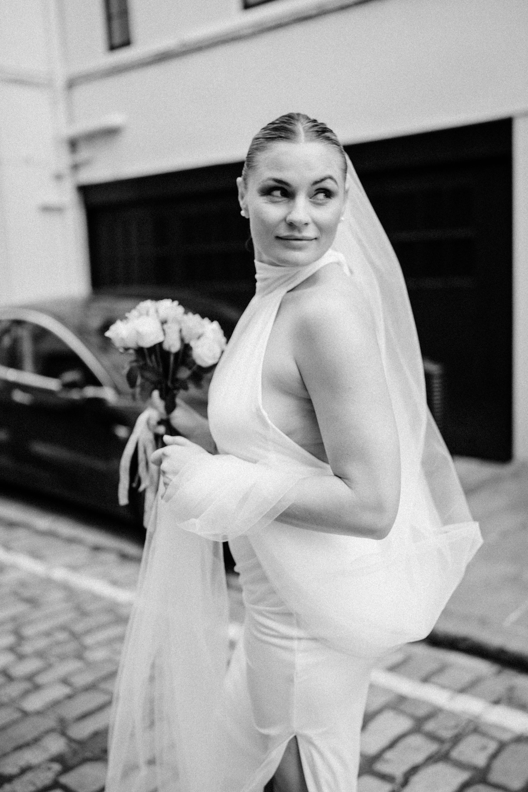 Intimate London town hall wedding, photographed by New Zealand and Europe based wedding photographer Meredith Lord
