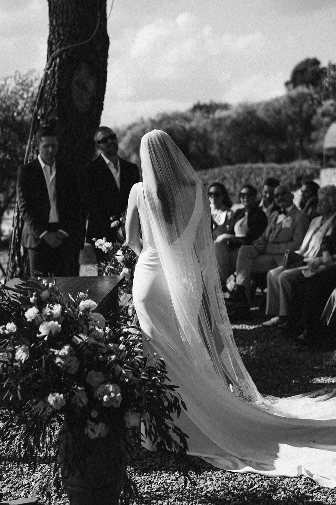 Destination wedding in Tuscany, Italy, photographed by New Zealand and Europe based wedding photographer Meredith Lord