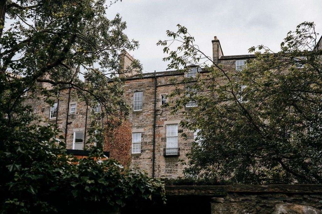 Destination Edinburgh Anniversary Session, photographed by New Zealand and Europe based wedding photographer Meredith Lord